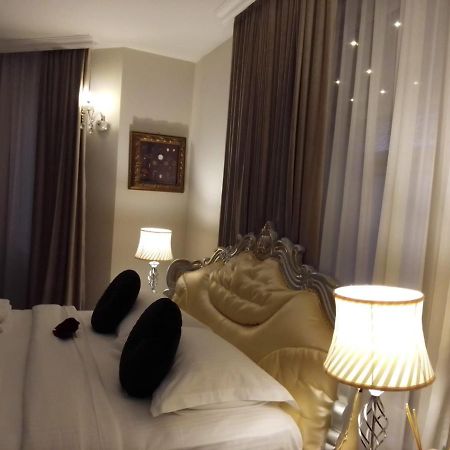 Casa Maria Roses Hotel Rîşnov Esterno foto