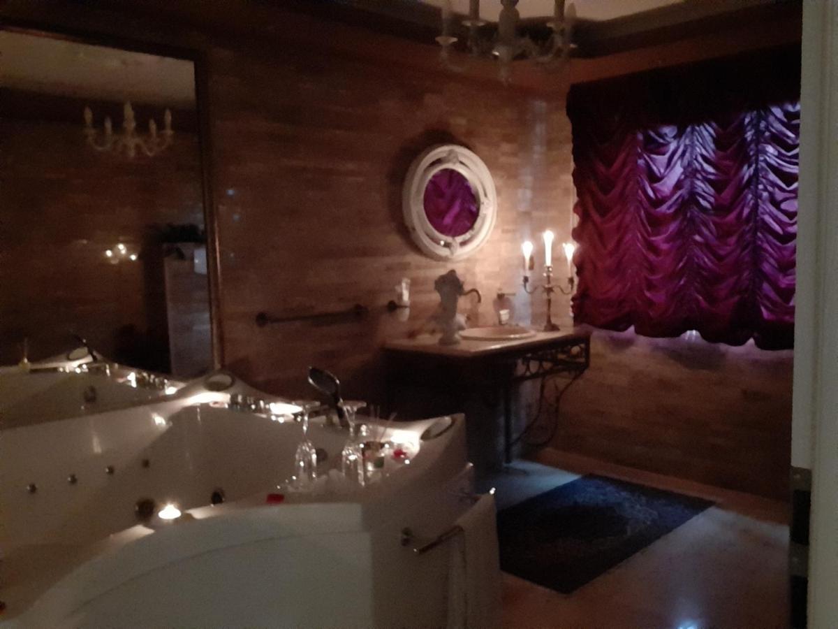 Casa Maria Roses Hotel Rîşnov Esterno foto