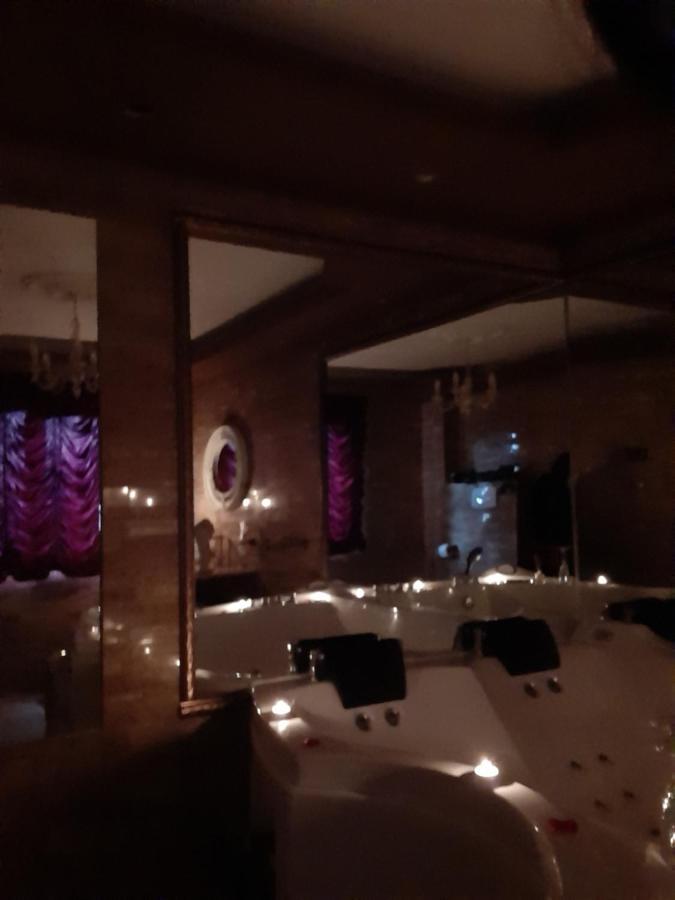 Casa Maria Roses Hotel Rîşnov Esterno foto