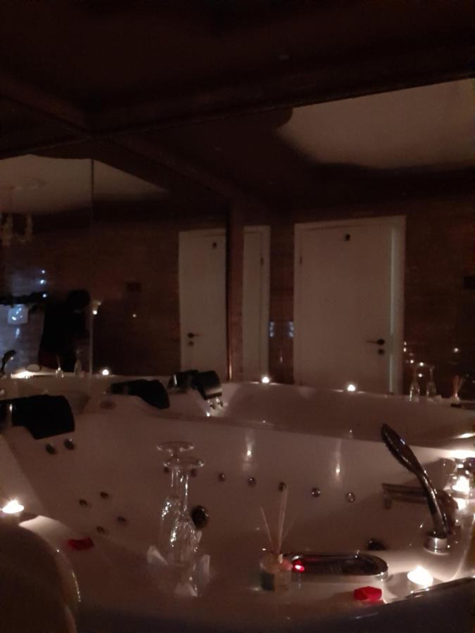 Casa Maria Roses Hotel Rîşnov Esterno foto
