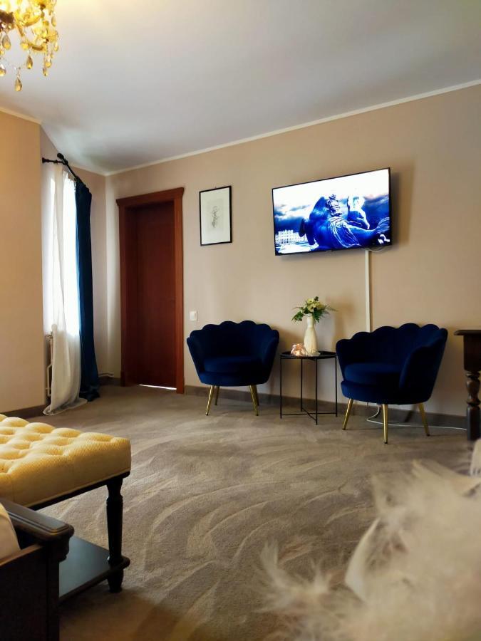 Casa Maria Roses Hotel Rîşnov Esterno foto